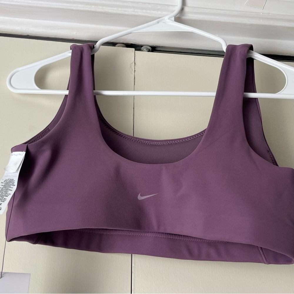 New women’s Nike sports bra purple dri-fit light support quick evaporation